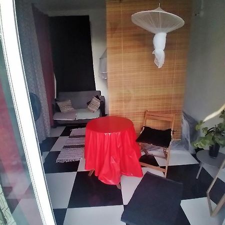 Chambre Avec Cuisine Et Sdb Semi-Privatives Separees Dans Un Ecrin De Verdure เลส์อาบิมส์ ภายนอก รูปภาพ