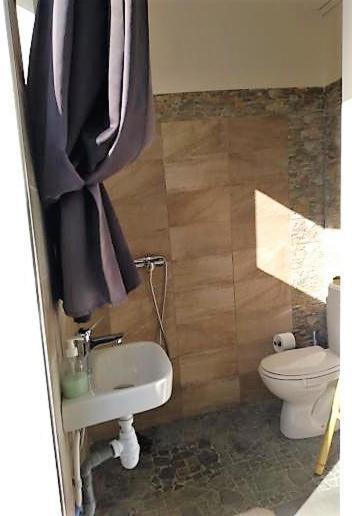 Chambre Avec Cuisine Et Sdb Semi-Privatives Separees Dans Un Ecrin De Verdure เลส์อาบิมส์ ภายนอก รูปภาพ